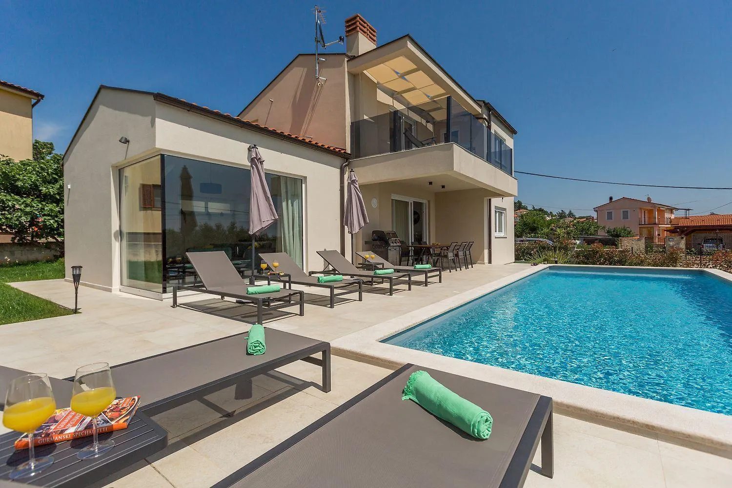 Višnjan Neue Und Hundefreundliche Villa Mit Panorama-Meerblick, Privatpool, Grillbereich, Babybett, Waschmaschine 0*,  קרואטיה